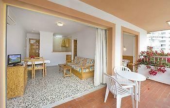 Apartamentos Bon Sol - Los Rosales Playa d'en Bossa Εξωτερικό φωτογραφία